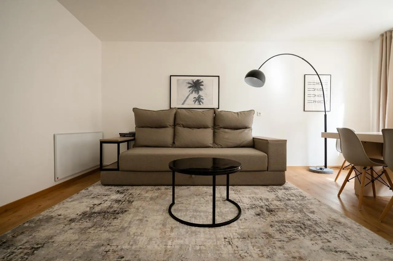 Old Town Apartment 2 Rooms/Baths Dusseldorf Germany