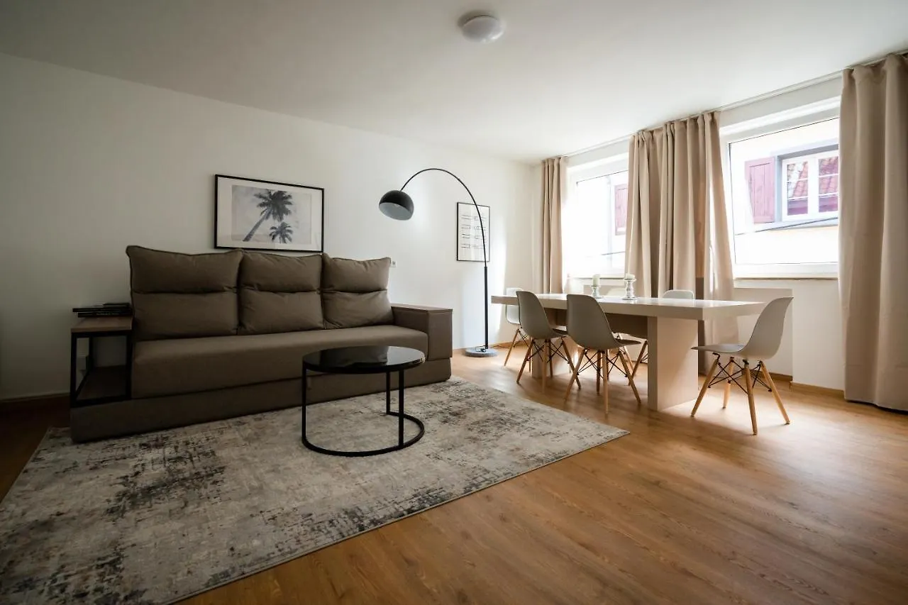 Old Town Apartment 2 Rooms/Baths Dusseldorf