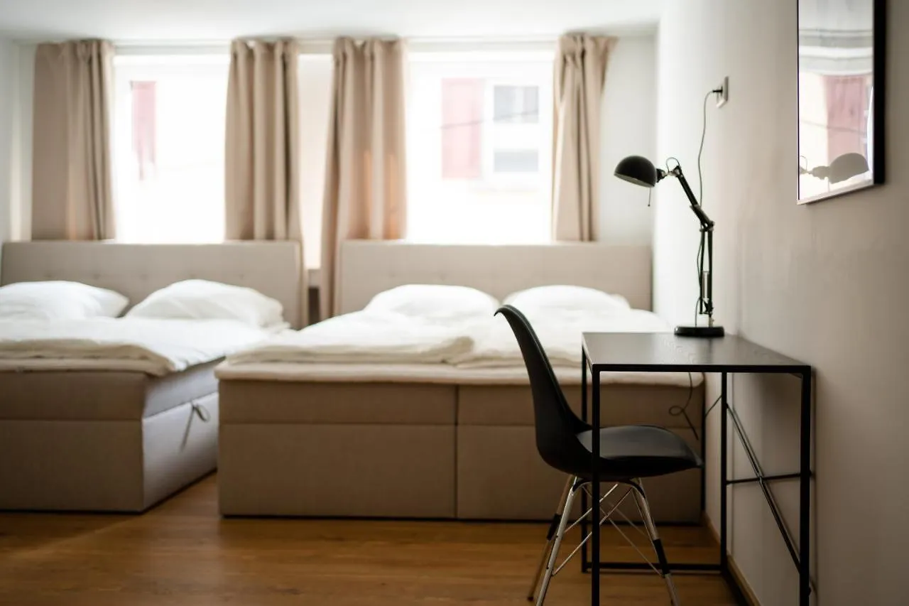 Old Town Apartment 2 Rooms/Baths Dusseldorf