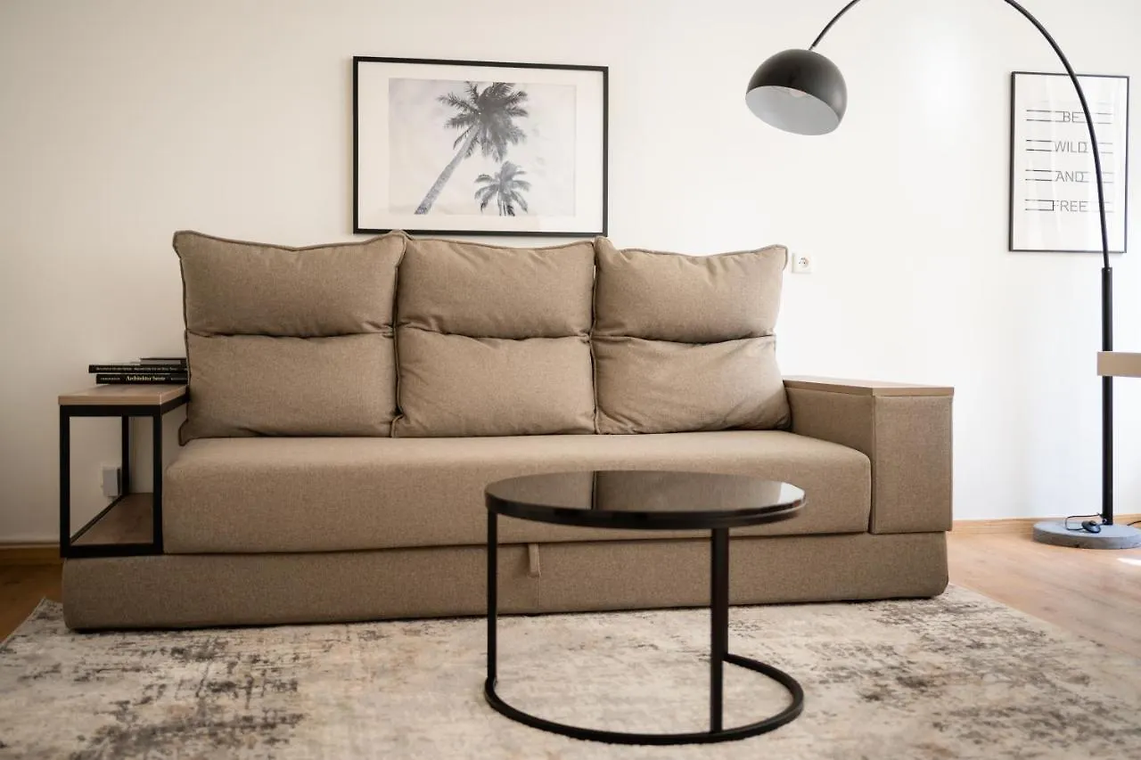 Old Town Apartment 2 Rooms/Baths Dusseldorf