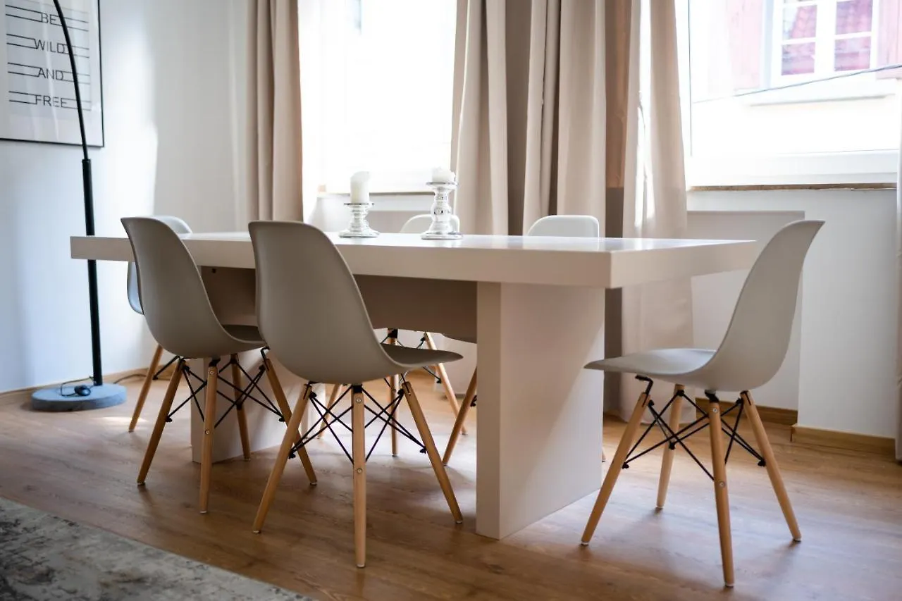 Old Town Apartment 2 Rooms/Baths Dusseldorf